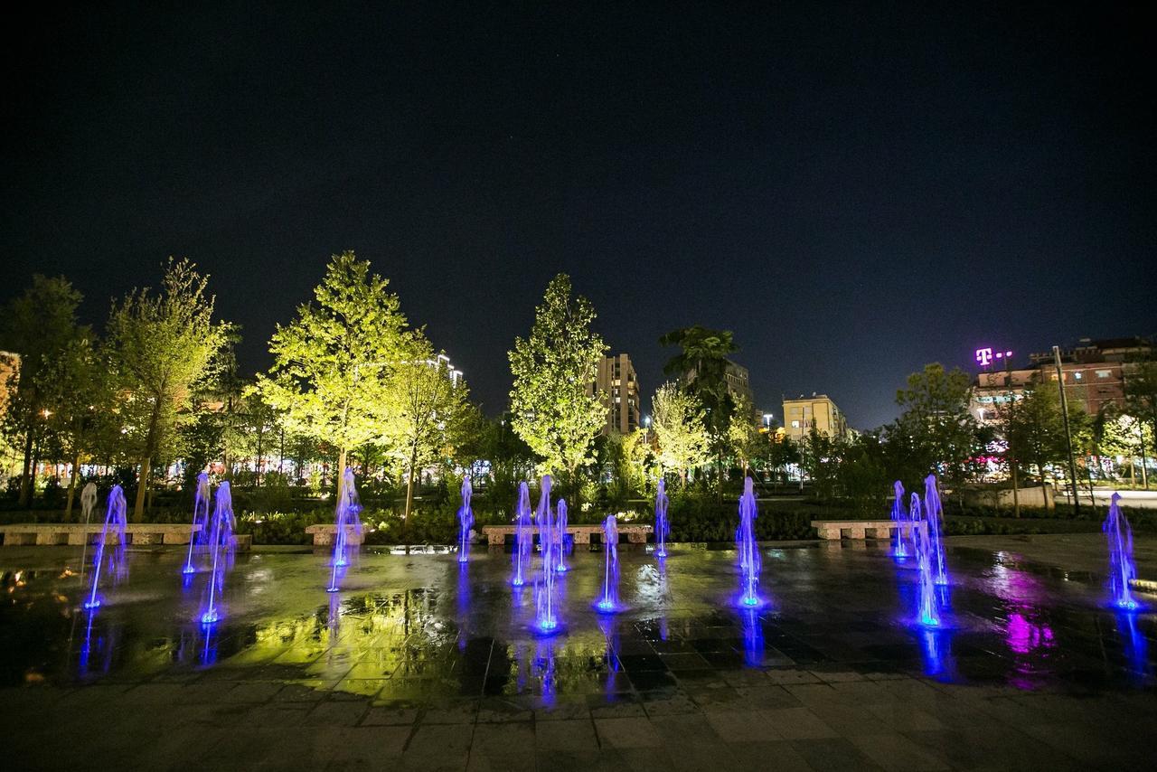 Skanderbeg Square Center Apartments Tirana Buitenkant foto